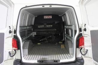 Volkswagen Transporter T6 picture 21