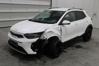 uszkodzony samochody osobowe Kia Stonic  2024/8