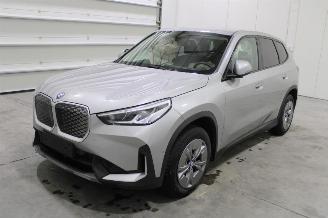 Schadeauto BMW iX1  2025/1