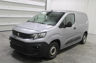 krockskadad bil auto Peugeot Partner  2022/12