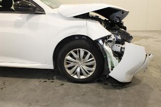 Peugeot 208  picture 7