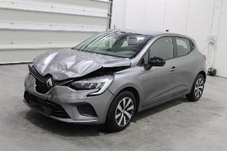 krockskadad bil auto Renault Clio  2023/3