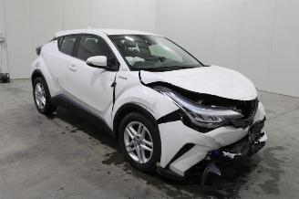Toyota C-HR  picture 2
