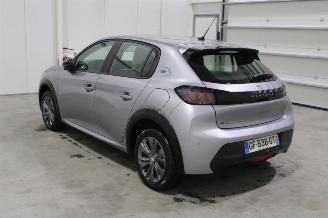 Peugeot 208  picture 5