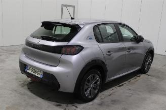 Peugeot 208  picture 4