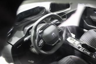 Peugeot 208  picture 6