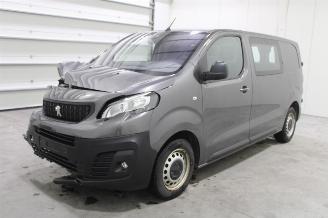 Vaurioauto  passenger cars Peugeot Expert  2023/9