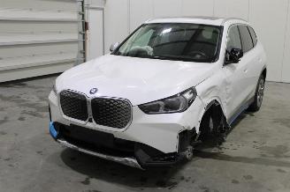 krockskadad bil auto BMW X1  2024/1