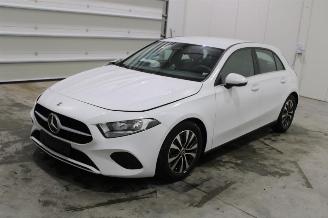 Coche accidentado Mercedes A-klasse A 180 2023/4