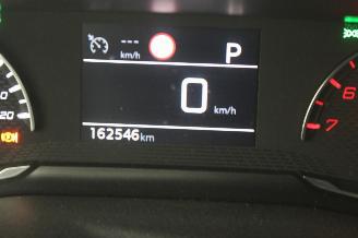 Peugeot 2008  picture 14