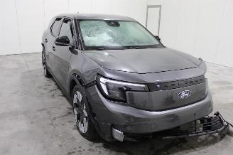 Ford Explorer  picture 2