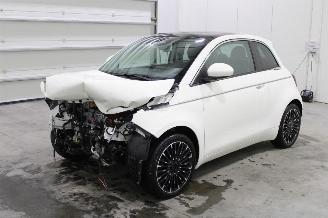 skadebil auto Fiat 500  2022/9