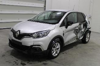 Damaged car Renault Captur  2020/1