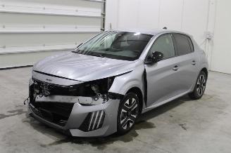 Unfallwagen Peugeot 208  2024/9