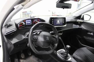 Peugeot 208  picture 9