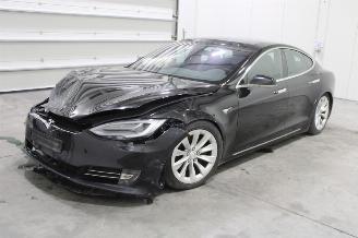 skadebil auto Tesla Model S  2019/5