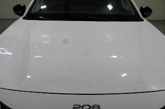 Peugeot 208  picture 5