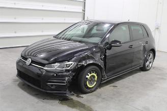 uszkodzony samochody osobowe Volkswagen Golf  2017/11