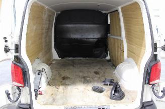 Volkswagen Transporter T6 picture 18