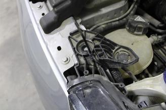 Peugeot 208  picture 19