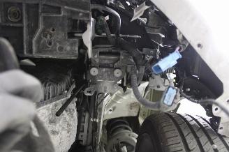 Peugeot 208  picture 21