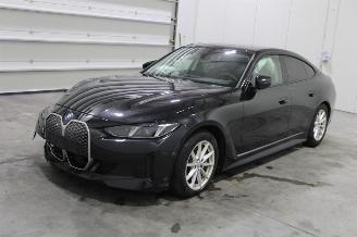 krockskadad bil auto BMW i4  2025/4