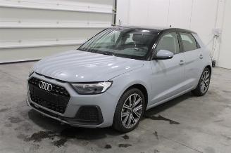 uszkodzony samochody osobowe Audi A1  2022/9