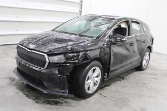 krockskadad bil auto Skoda Enyaq  2023/10