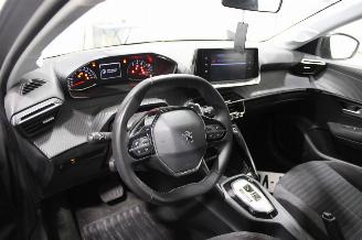 Peugeot 208  picture 9