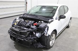 Schadeauto Renault Clio  2024/2