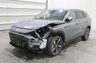 krockskadad bil auto MG HS  2026/4