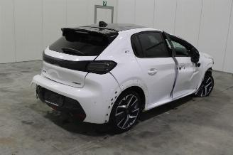 Peugeot 208  picture 4