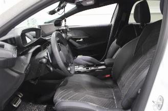 Peugeot 208  picture 13