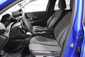 Peugeot 208  picture 11