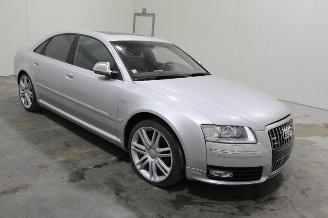 Audi S8  picture 2