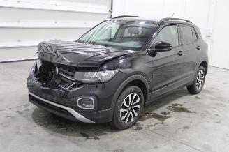 krockskadad bil auto Volkswagen T-Cross  2022/3