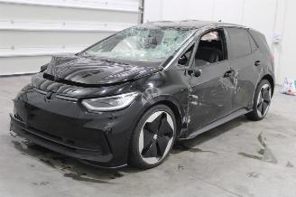 krockskadad bil auto Volkswagen ID.3  2024/7