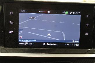 Peugeot 208  picture 13