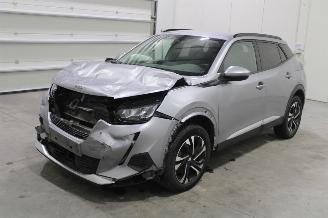 krockskadad bil auto Peugeot 2008  2021/10