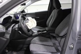 Peugeot 208  picture 9