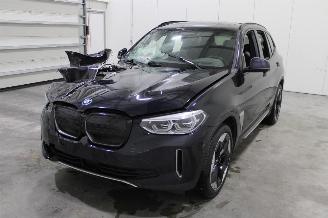 uszkodzony samochody osobowe BMW iX3  2021/8