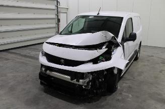 demontáž osobní automobily Peugeot Partner  2023/2