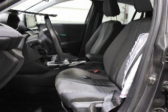 Peugeot 208  picture 10