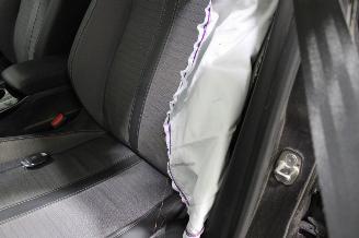 Peugeot 208  picture 22
