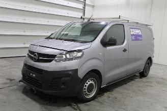 Autoverwertung Opel Vivaro  2022/11