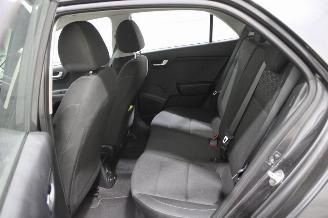 Kia Rio  picture 12