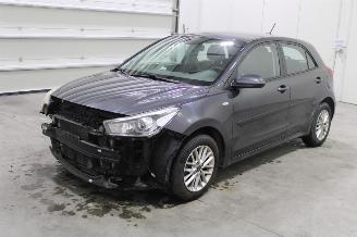 uszkodzony samochody osobowe Kia Rio  2017/6