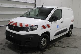 damaged passenger cars Peugeot Partner  2021/2