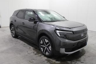Ford Explorer  picture 2