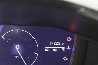 Peugeot 208  picture 12